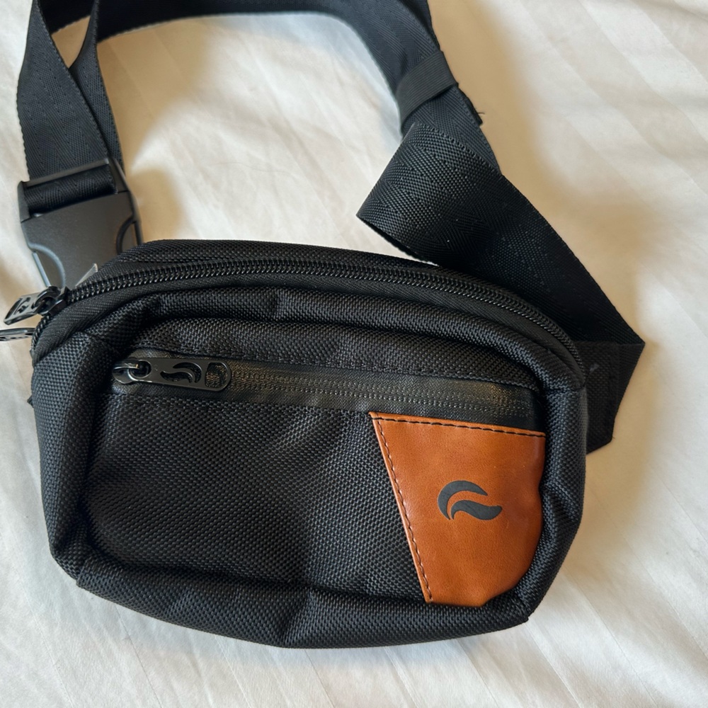 Skunk Hipster bag.